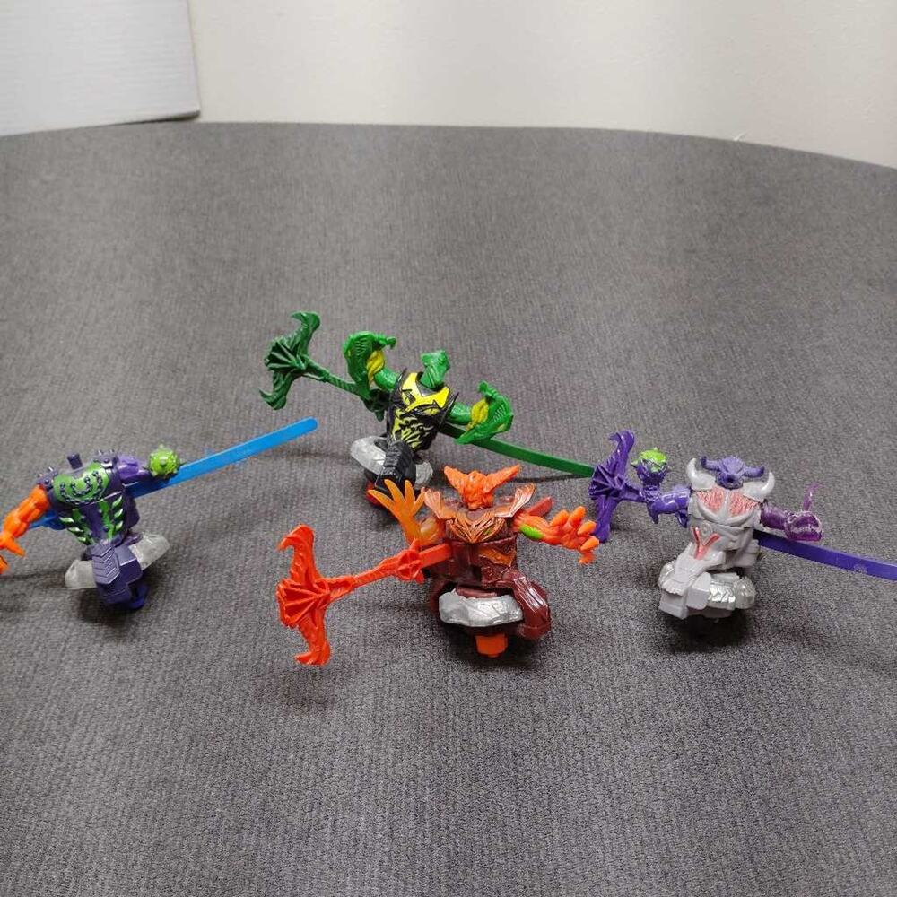 Hasbro Beyblade Metal Fusion Lot 4 Battling Spinners 2012 Vintage Launchers Part